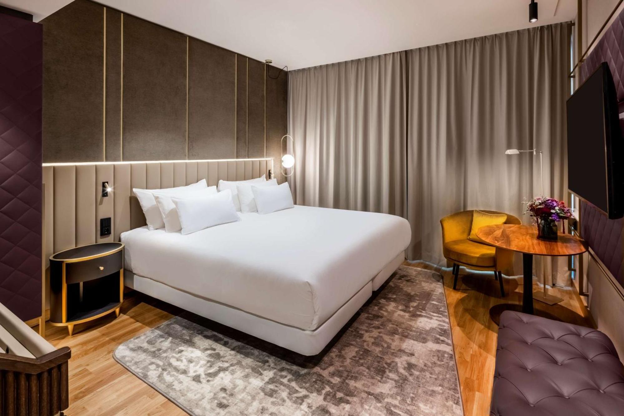 Deluxe City View Room