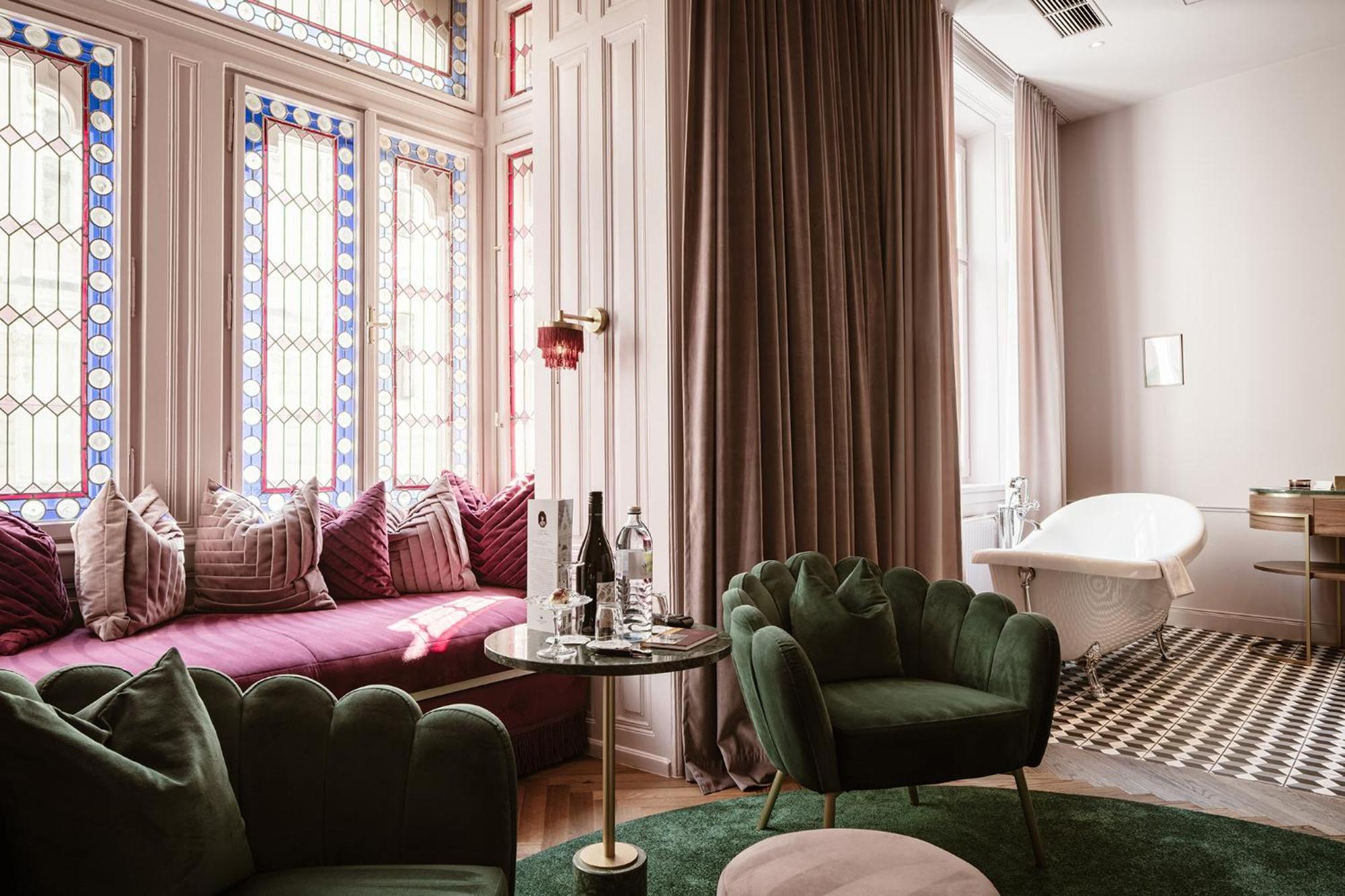 Suite mit Kingsize Bett – Josefine Bel Etage