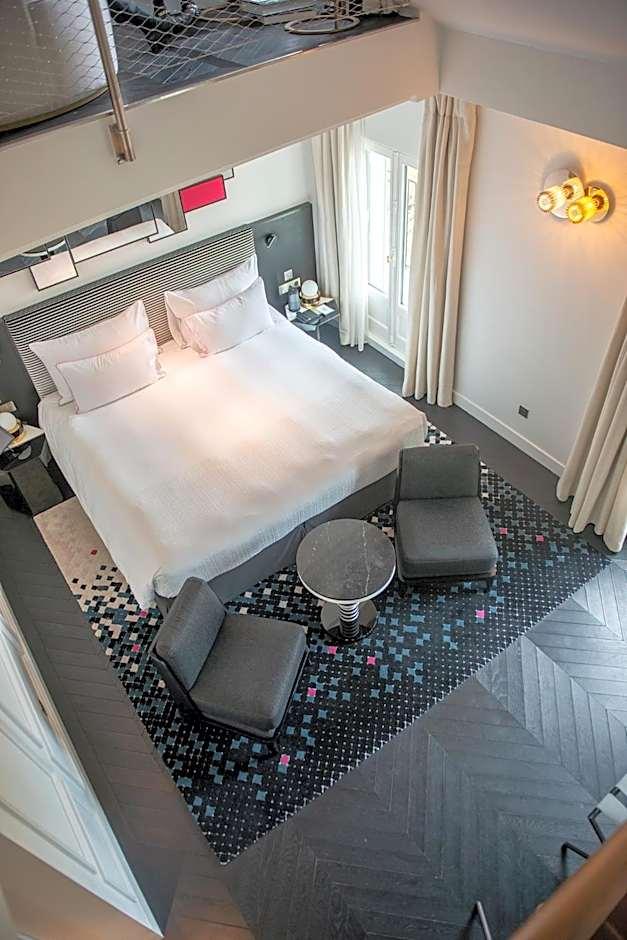 Duplex Eiffel Tower Suite