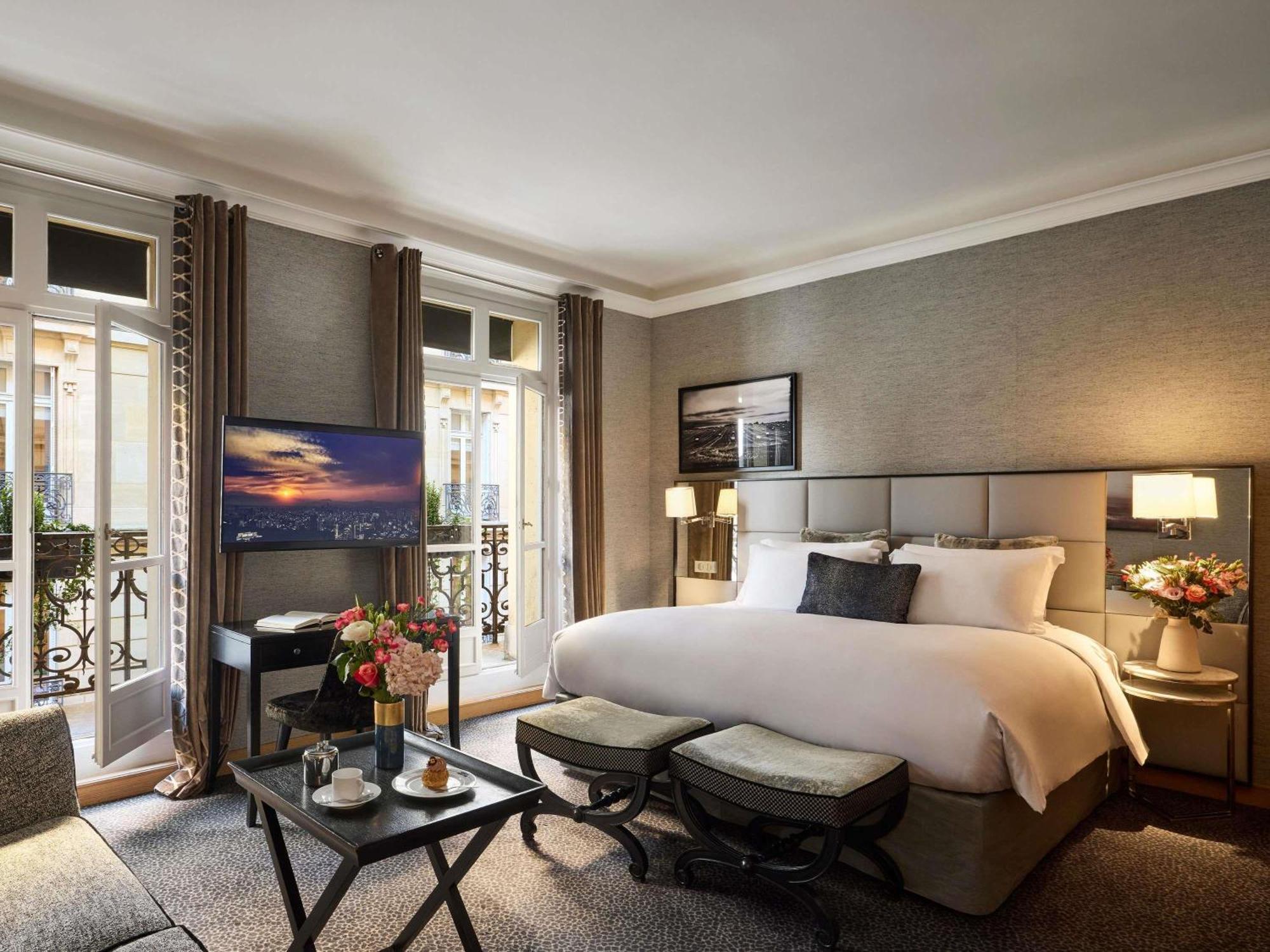 Luxury Junior King Suite Balcony