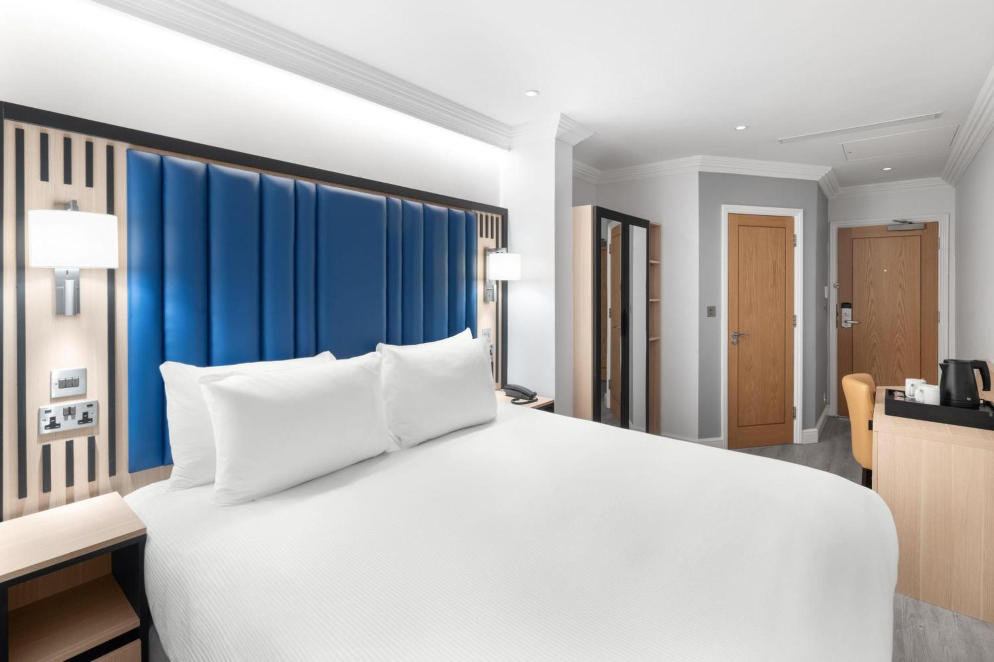 King Room with No Window