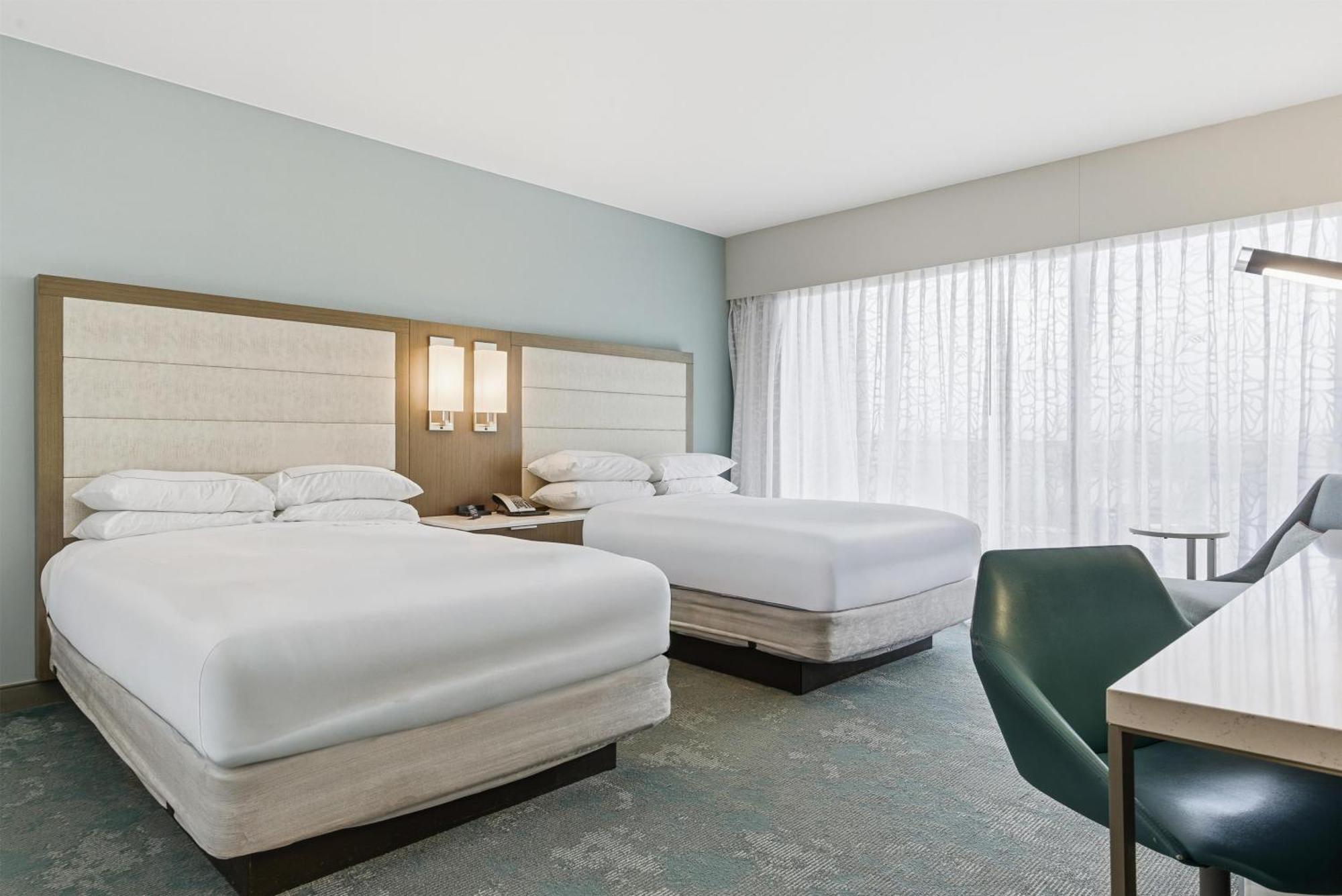 Premium Family Room One King Bed Two Double Beds Garden View