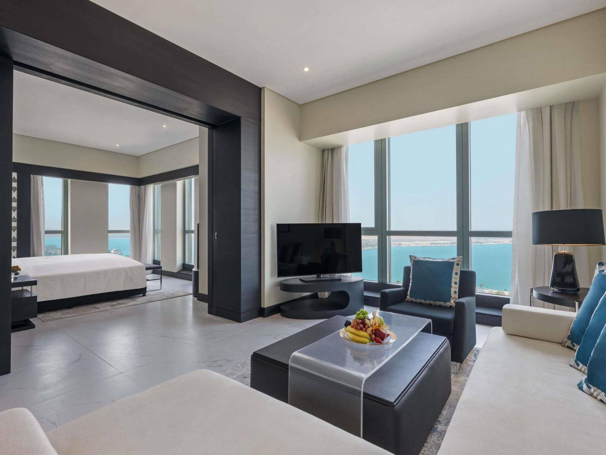 Prestige Suite Club Access Sea or City View
