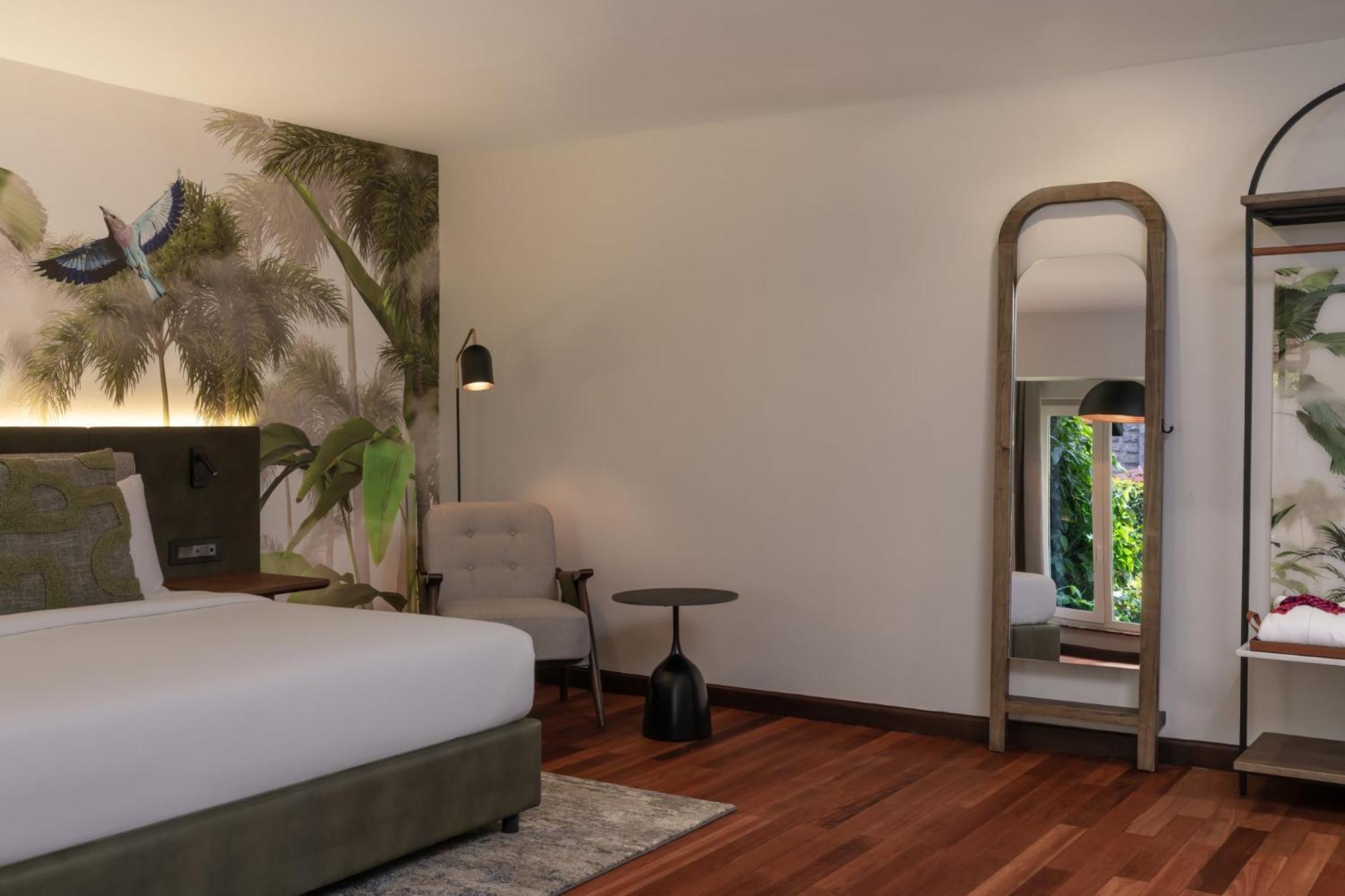 King Suite Garden View