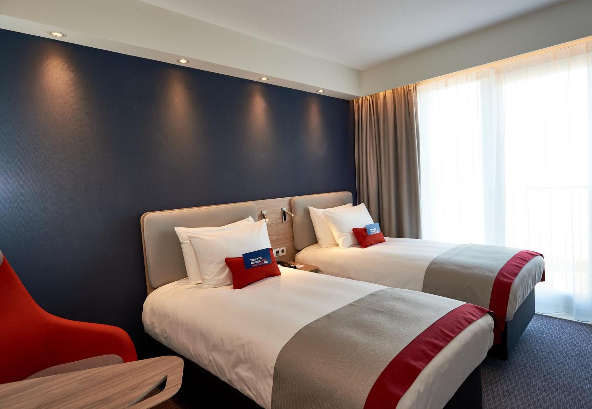 Standard Twin Room Two Single Beds Canal View