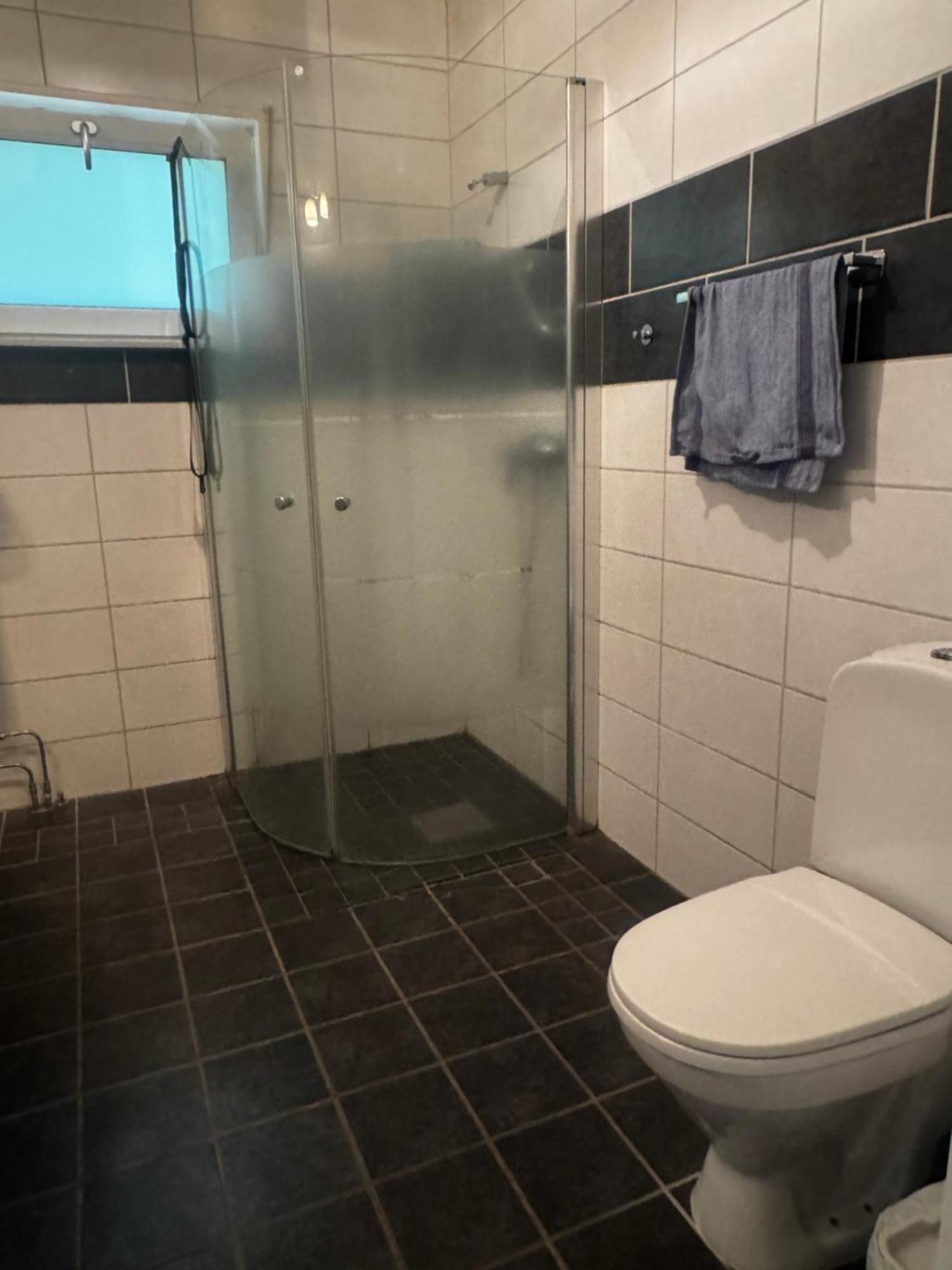 Standard-dobbeltværelse med fælles badeværelse