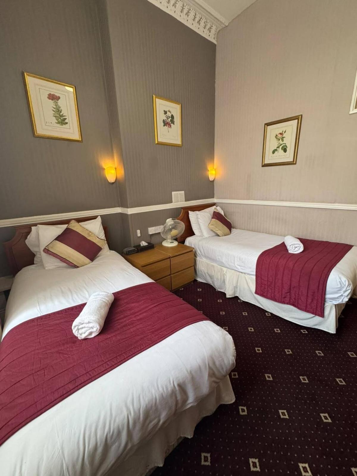 Standard Twin Room