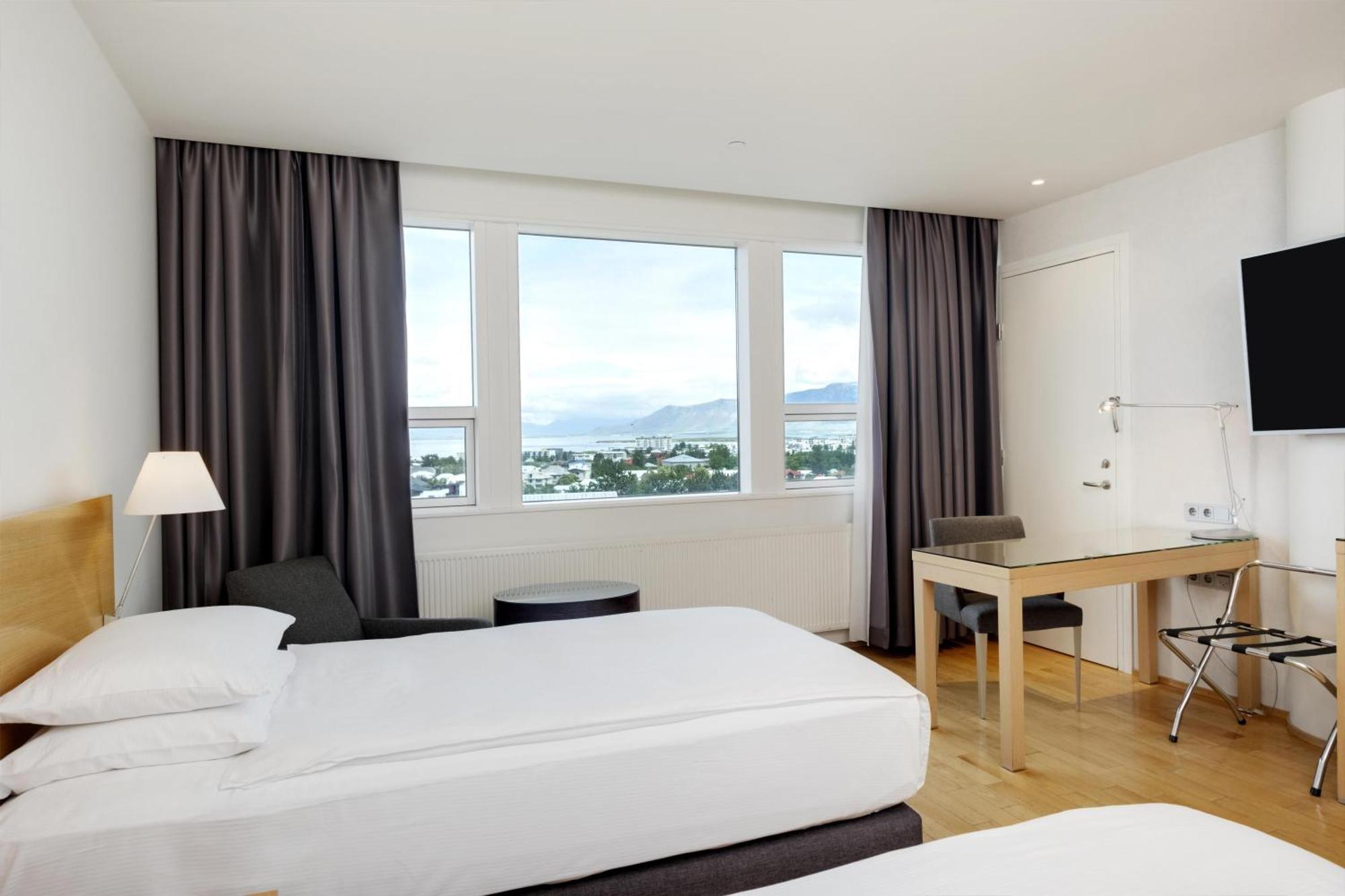 Twin Guest Room Scenic View