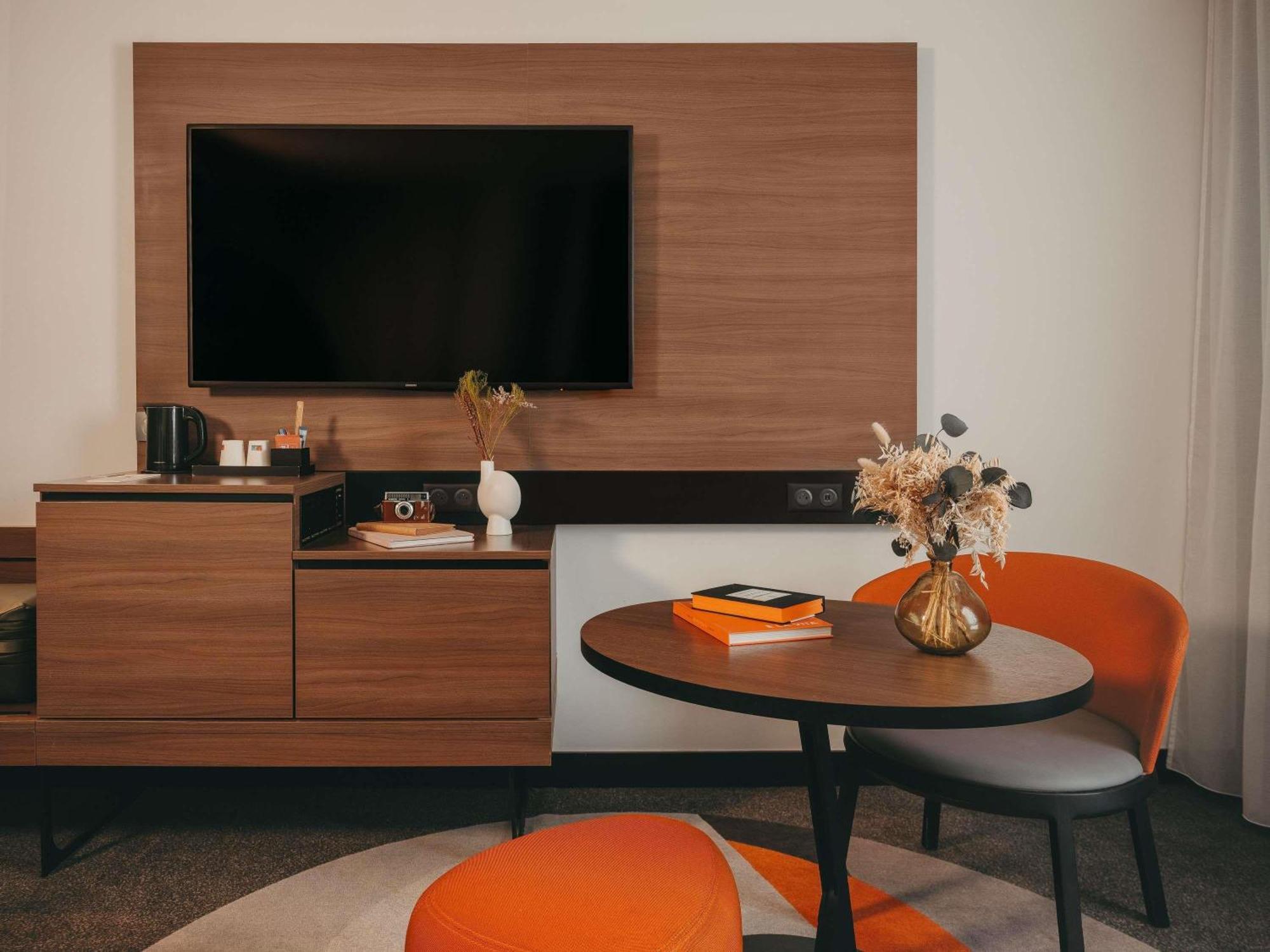 Executive Room One Double Bed One Single Sofa Bed Eiffel Tower View