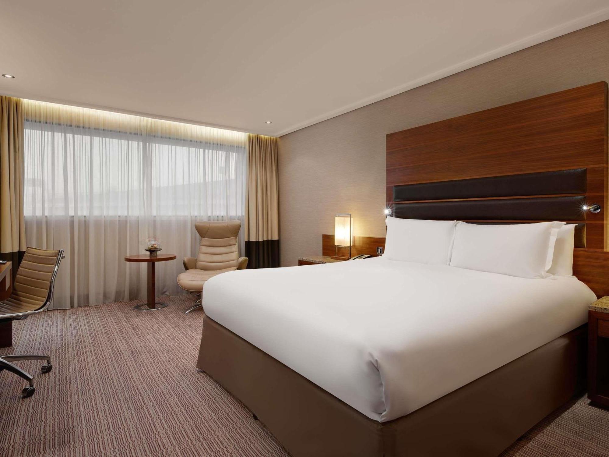 Rom Luxury med king-size-seng