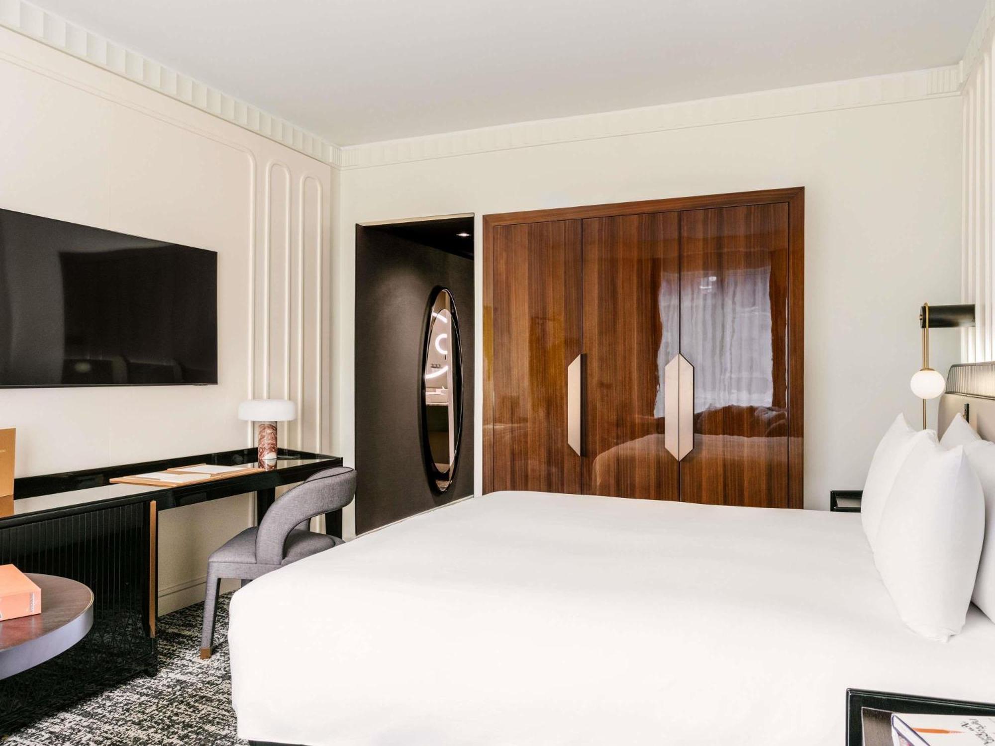 Superior Room King Bed