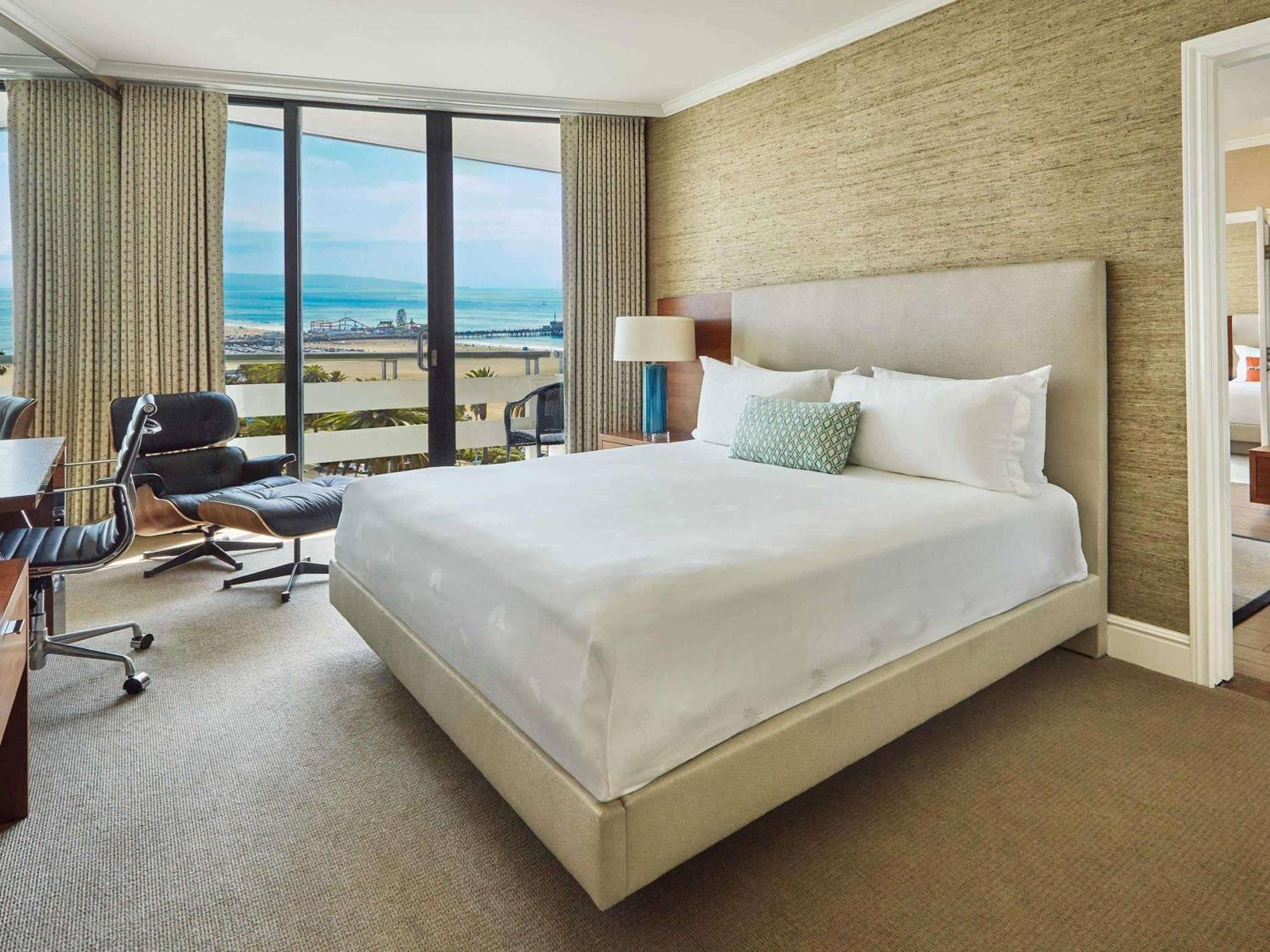 Tower King Suite Mobility Hearing Accessible or Roll Shower