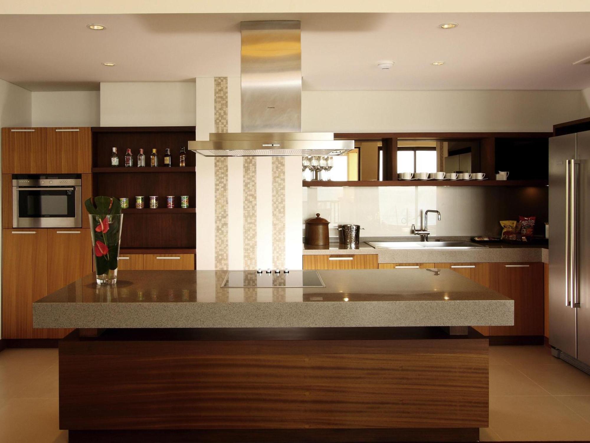 Three-Bedroom Royal Jacuzzi Penthouse