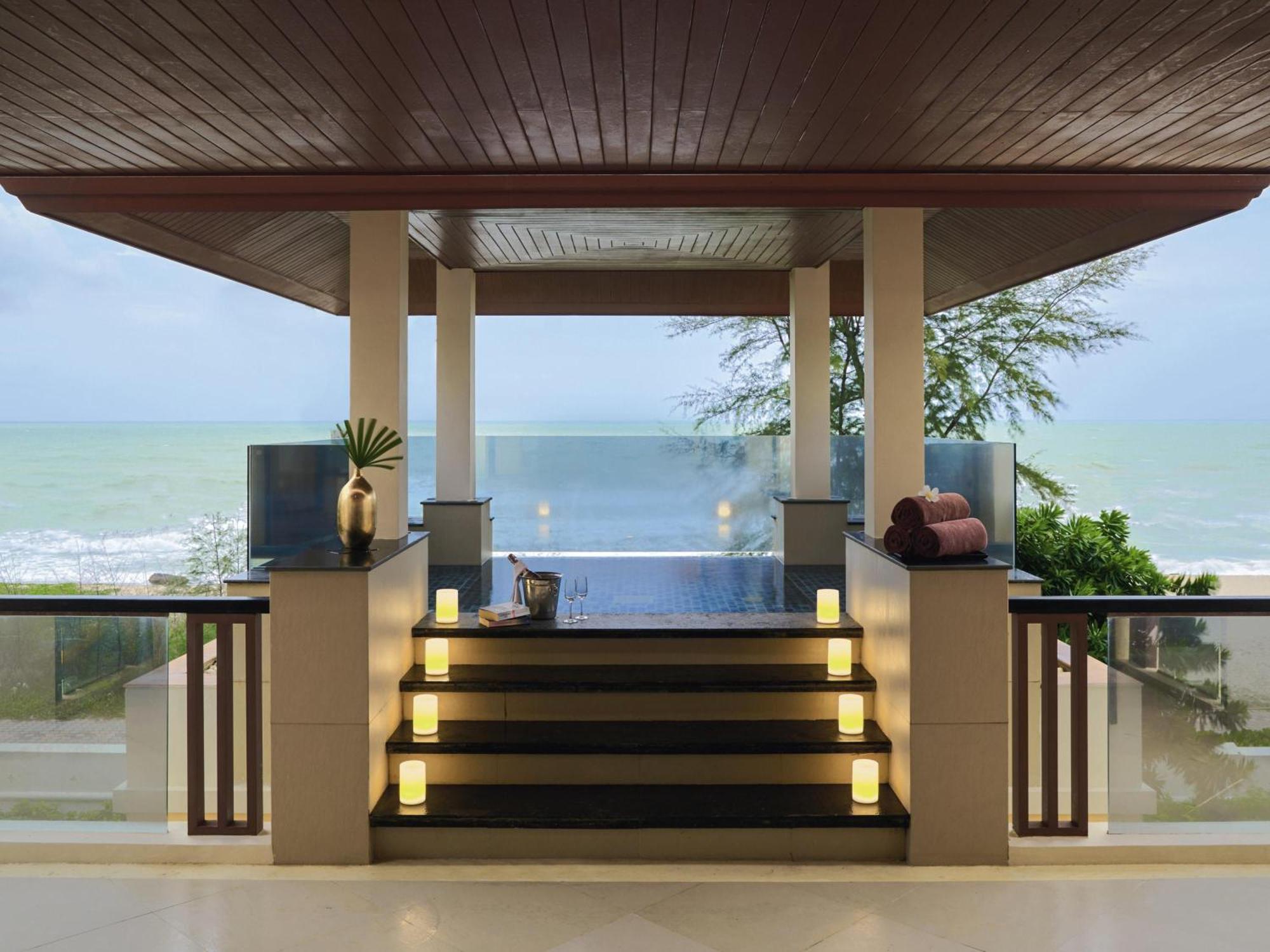 Three-Bedroom Royal Jacuzzi Penthouse