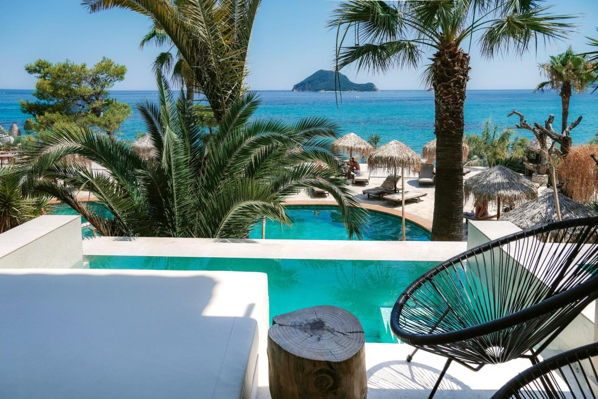 Executive Room with Private Pool and Sea View