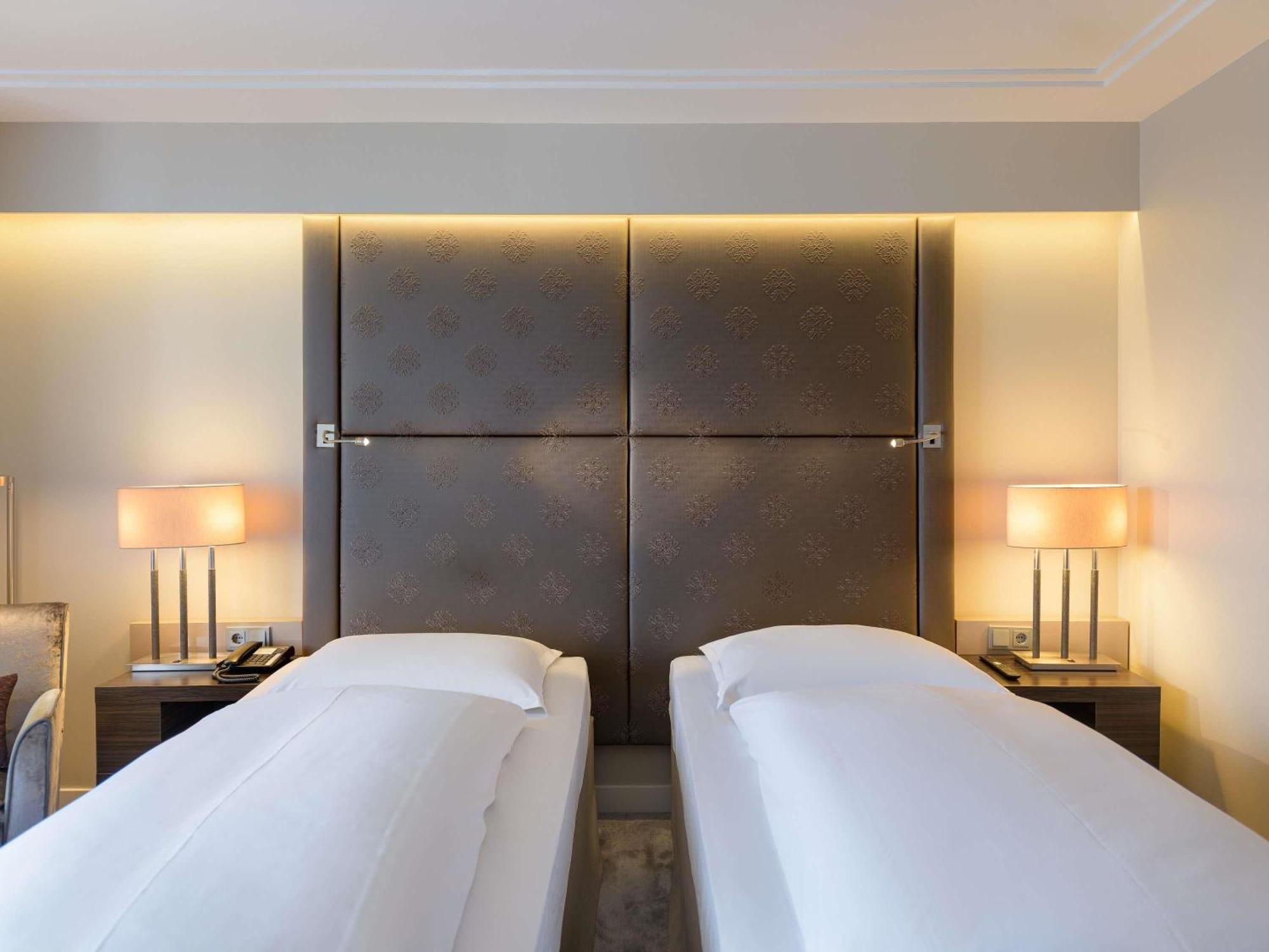 Classic Queen Room