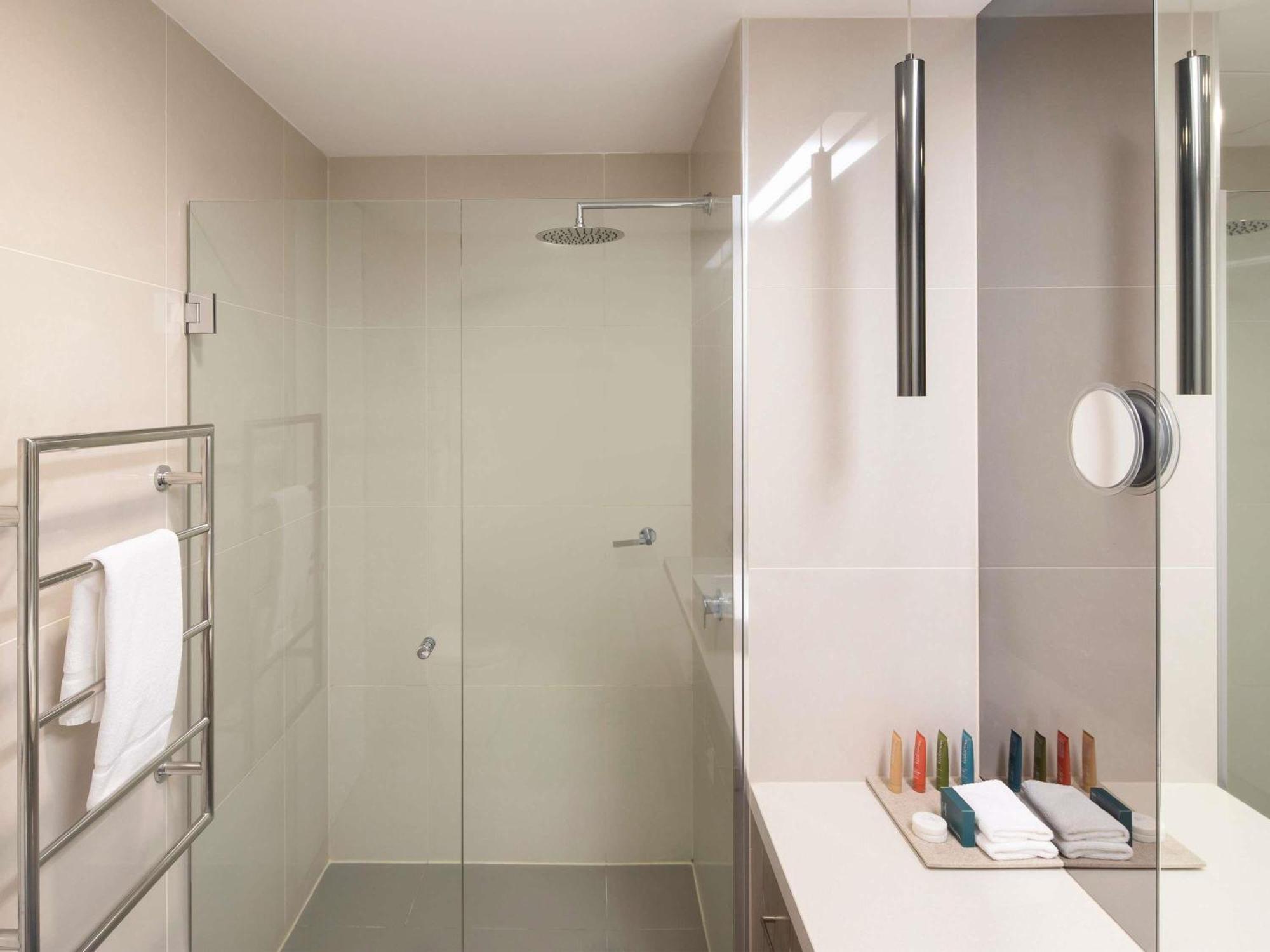 Two Bedroom Apartment with 2 King Beds & Balcony