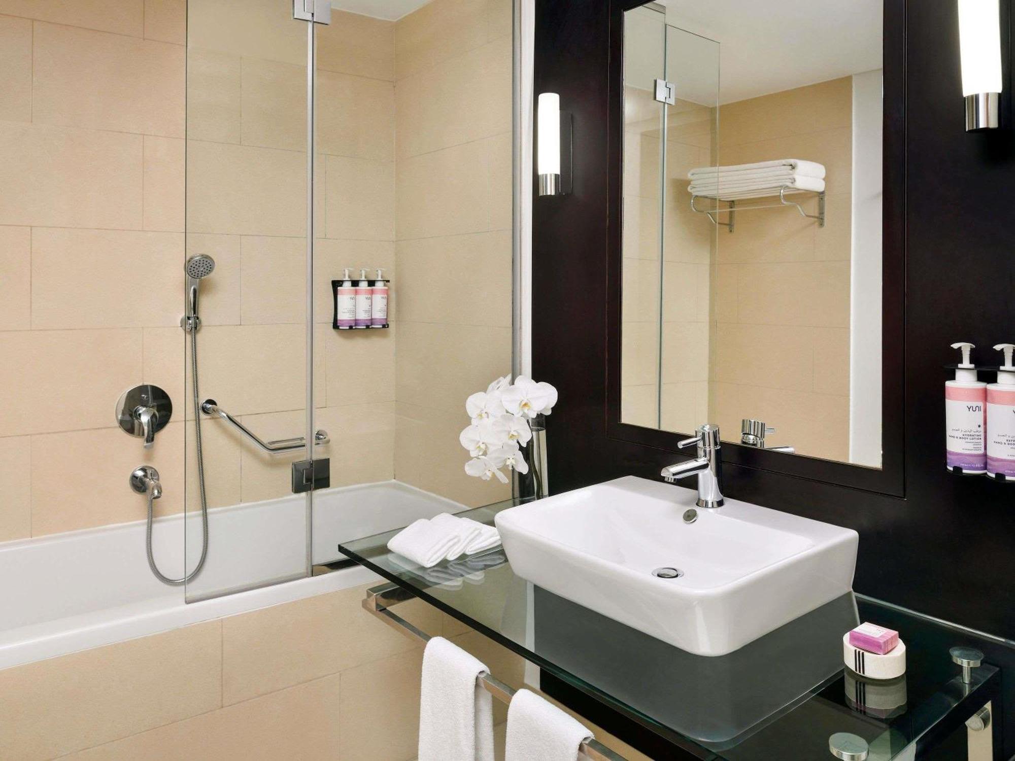 Superior King Room Lake View Includes daily access to Riva Beach Club shuttle service