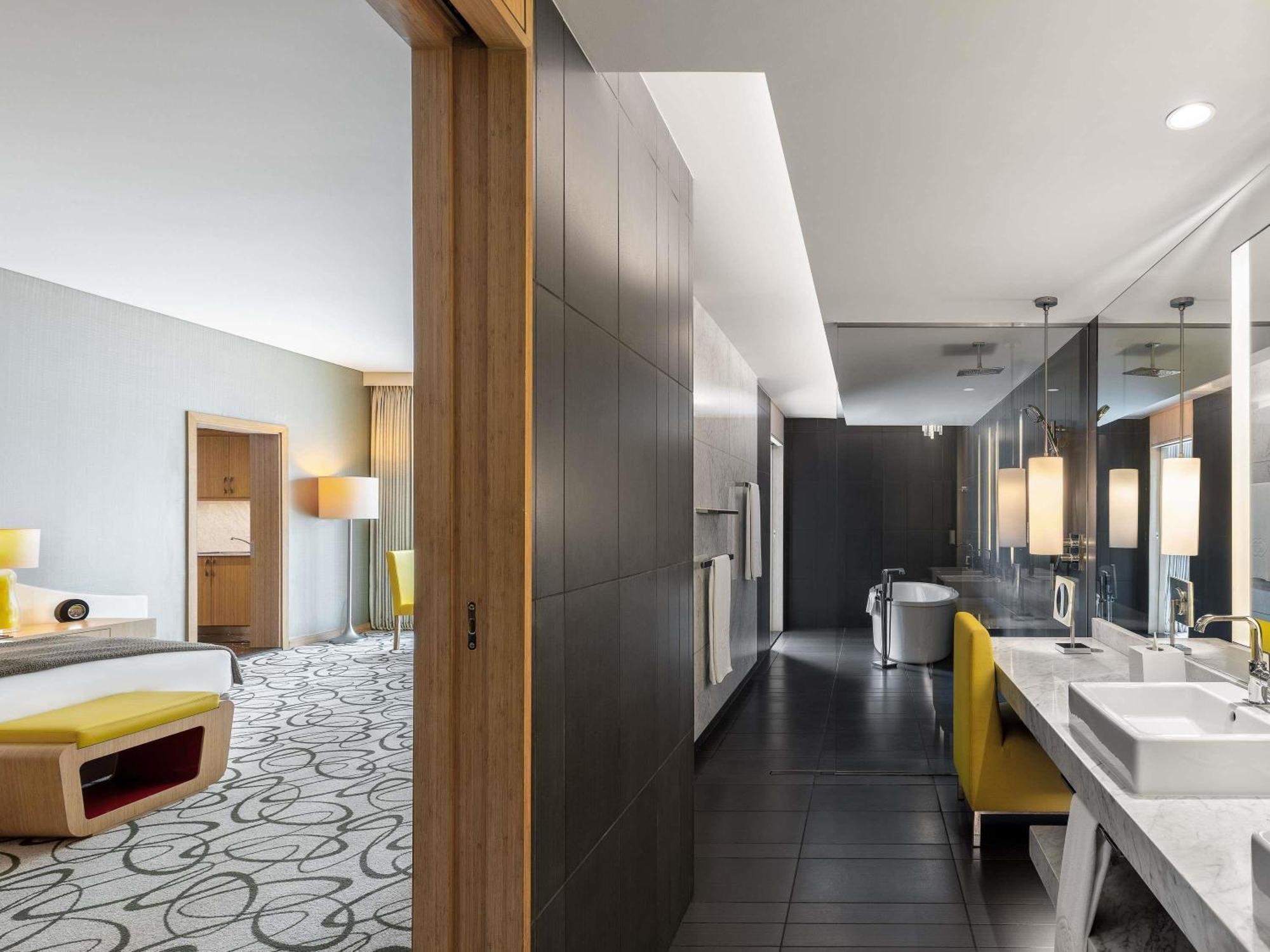 Luxury Studio Apartment Burj Khalifa View