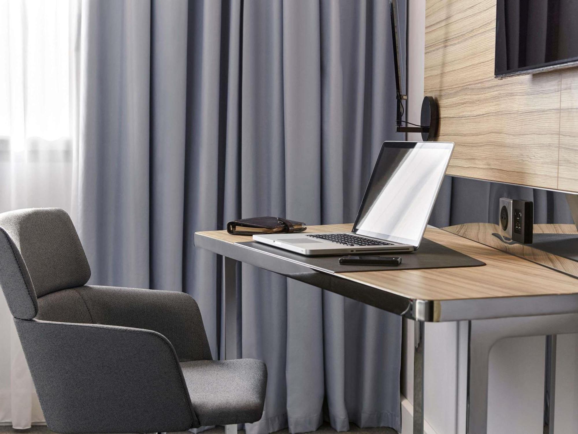 Superior King Suite
