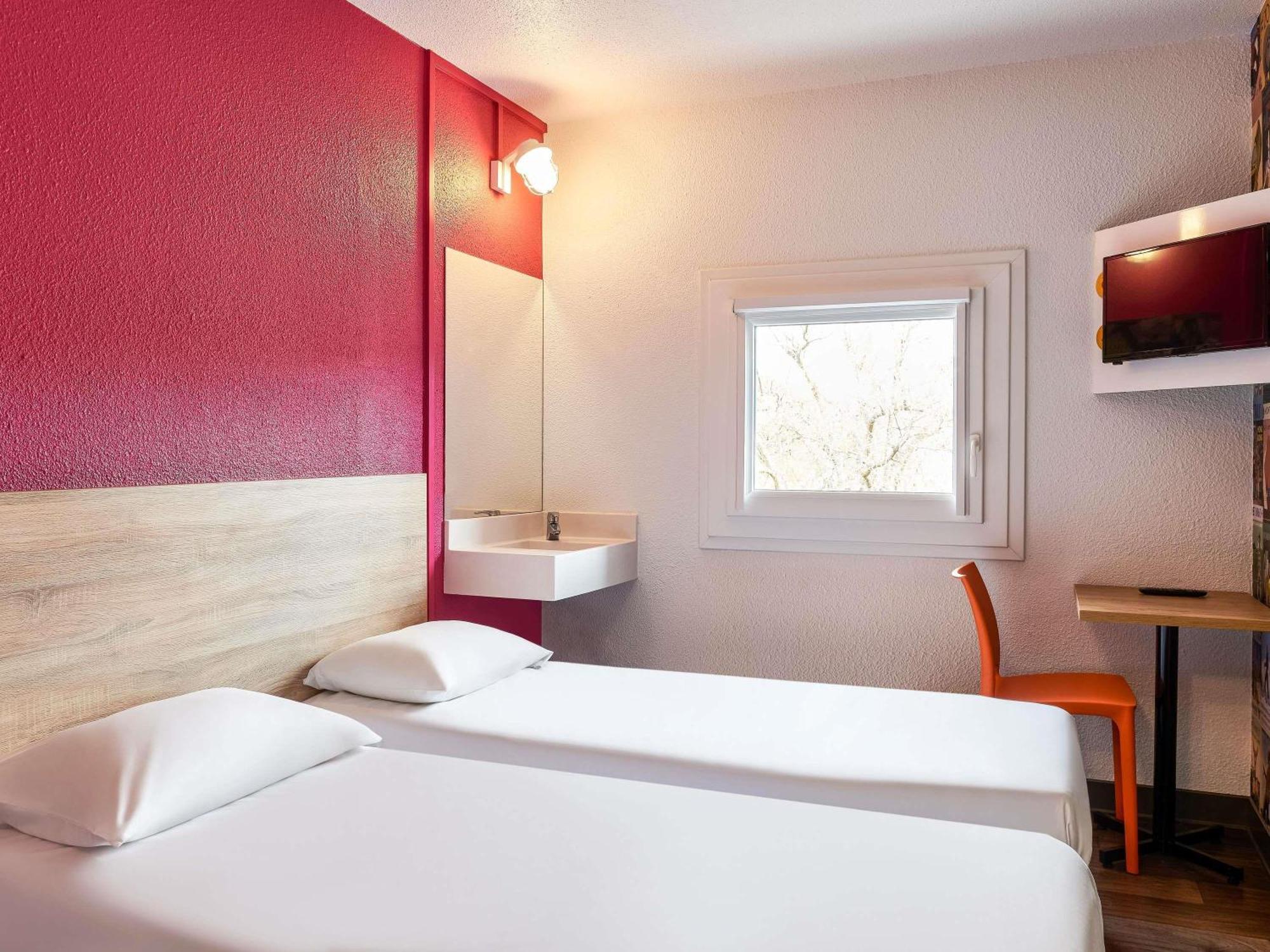 Side-Car Room