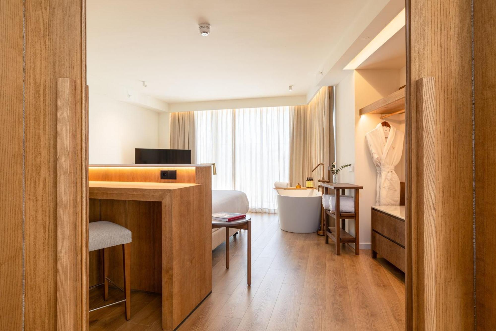 Exclusive ME 2 Bedroom Suite