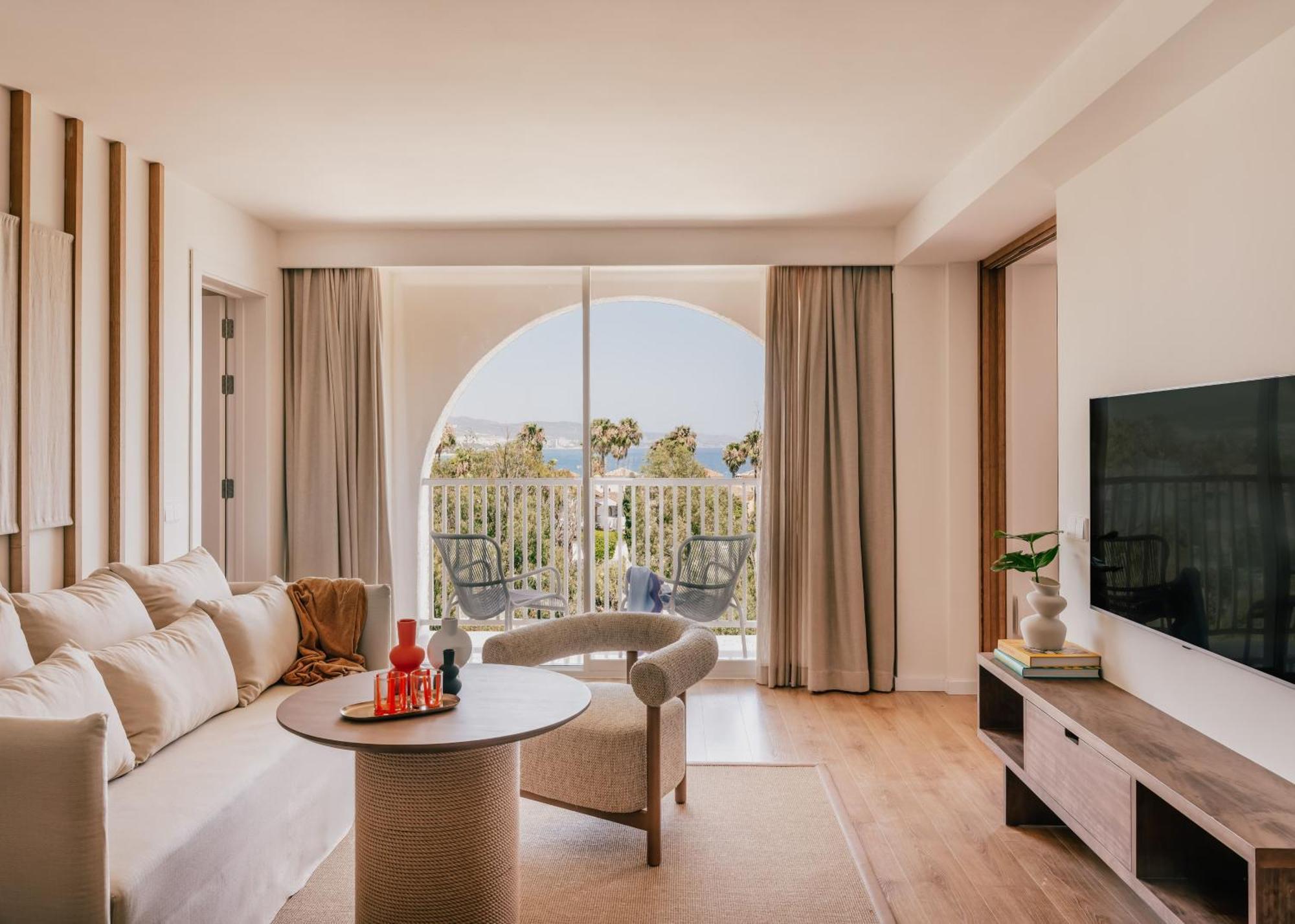 Ultimate ME 2 Bedroom Suite