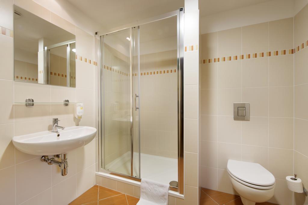 Double or Twin Room,537333333:JPEG