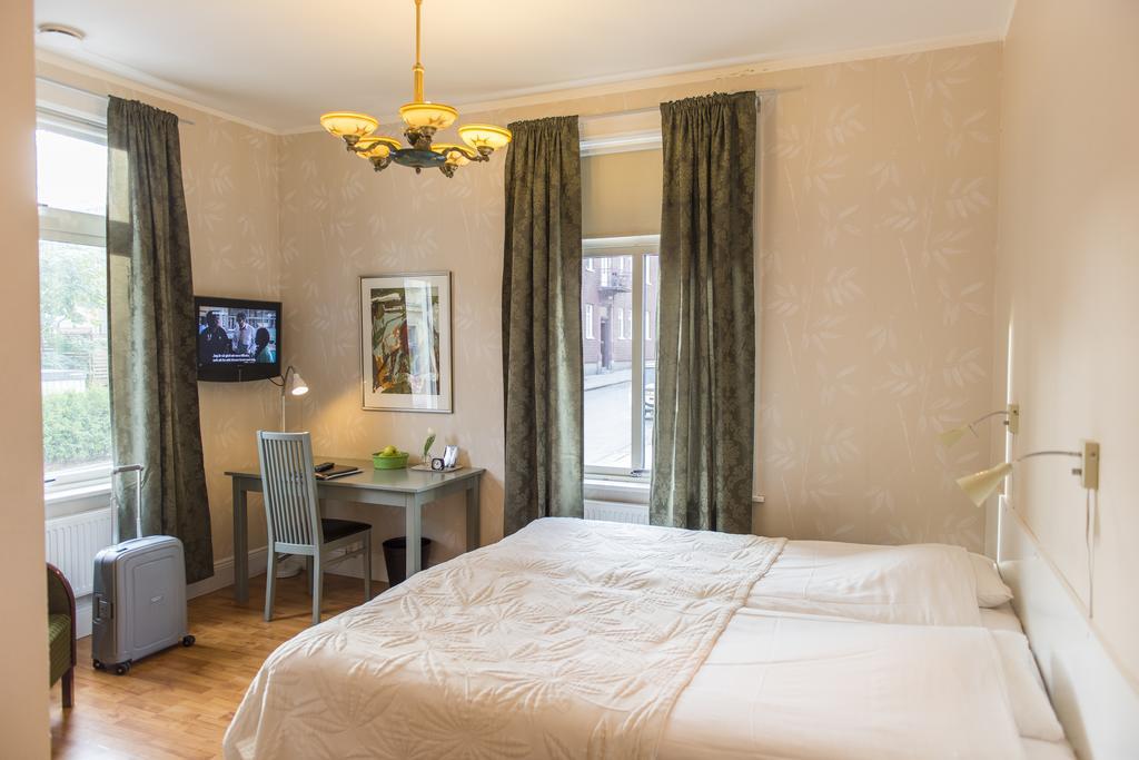Single Room,190256836:JPEG