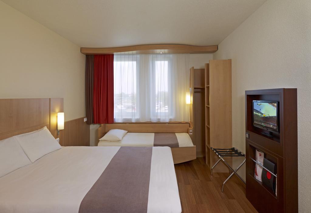 Standard Family Room with One Double Bed and One Single Bed