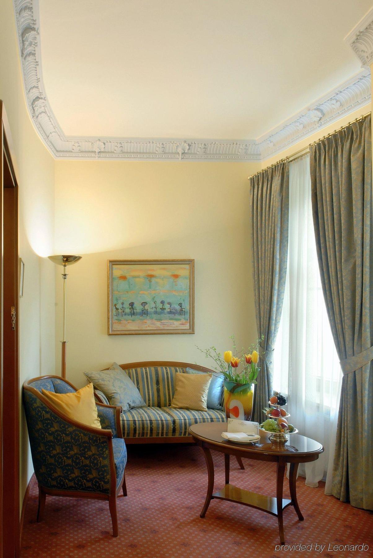 Junior Suite,370472884:JPEG