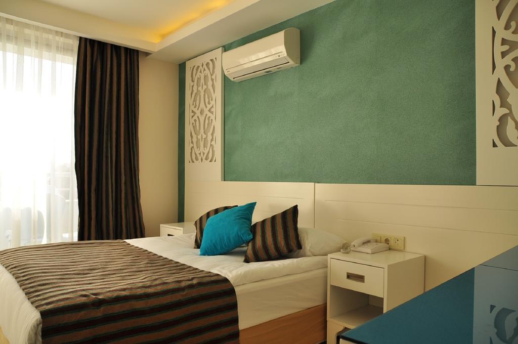 Standard Single Large Bed Room