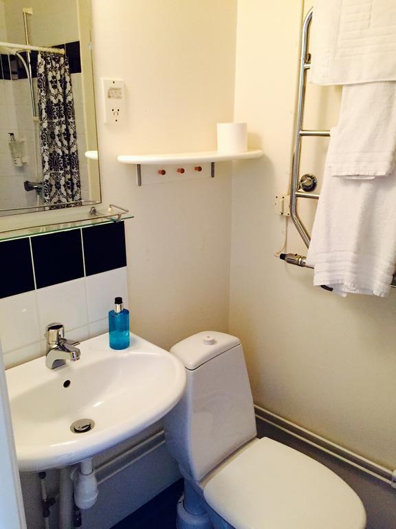 Single Room,229870573:JPEG