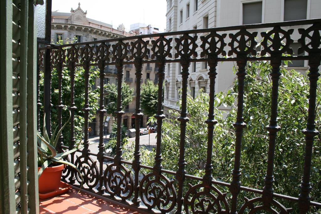 Large Exterior Double Room with private bathroom and balcony