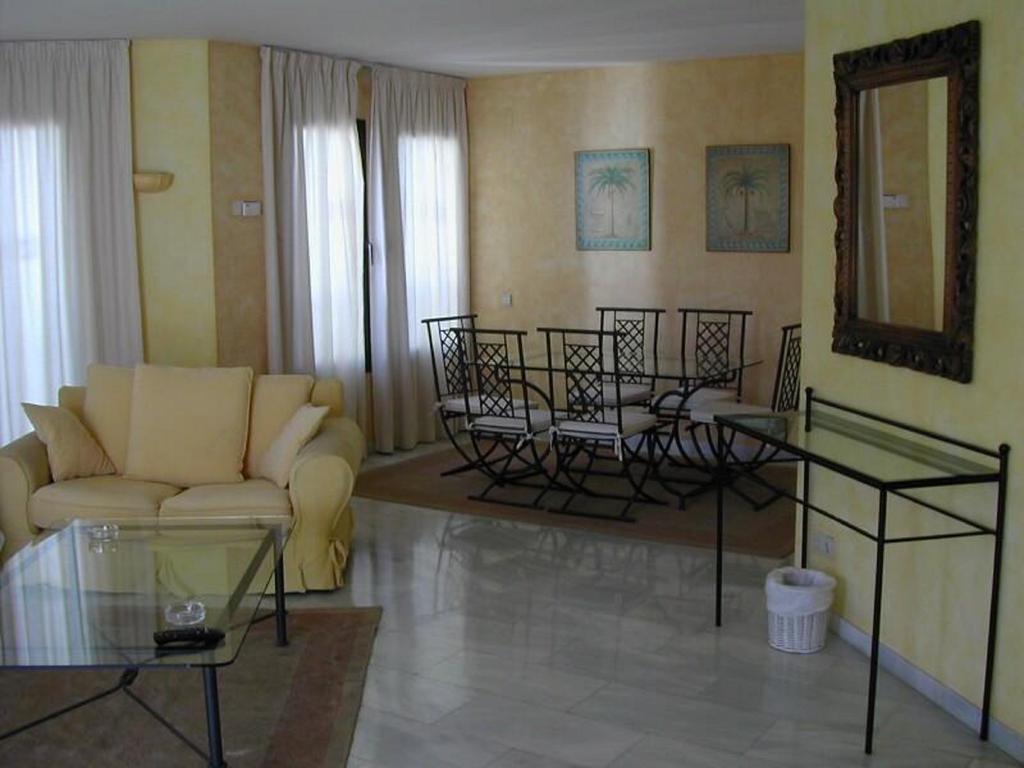 Two-Bedroom Apartment (4 Adults),258042313:JPEG