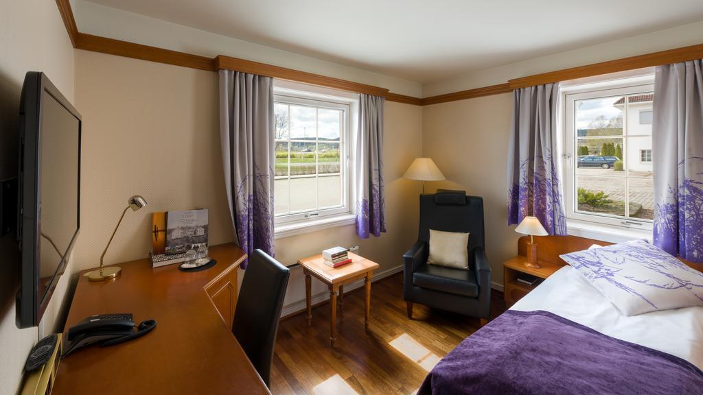 Compact Single Room,443313585:JPEG