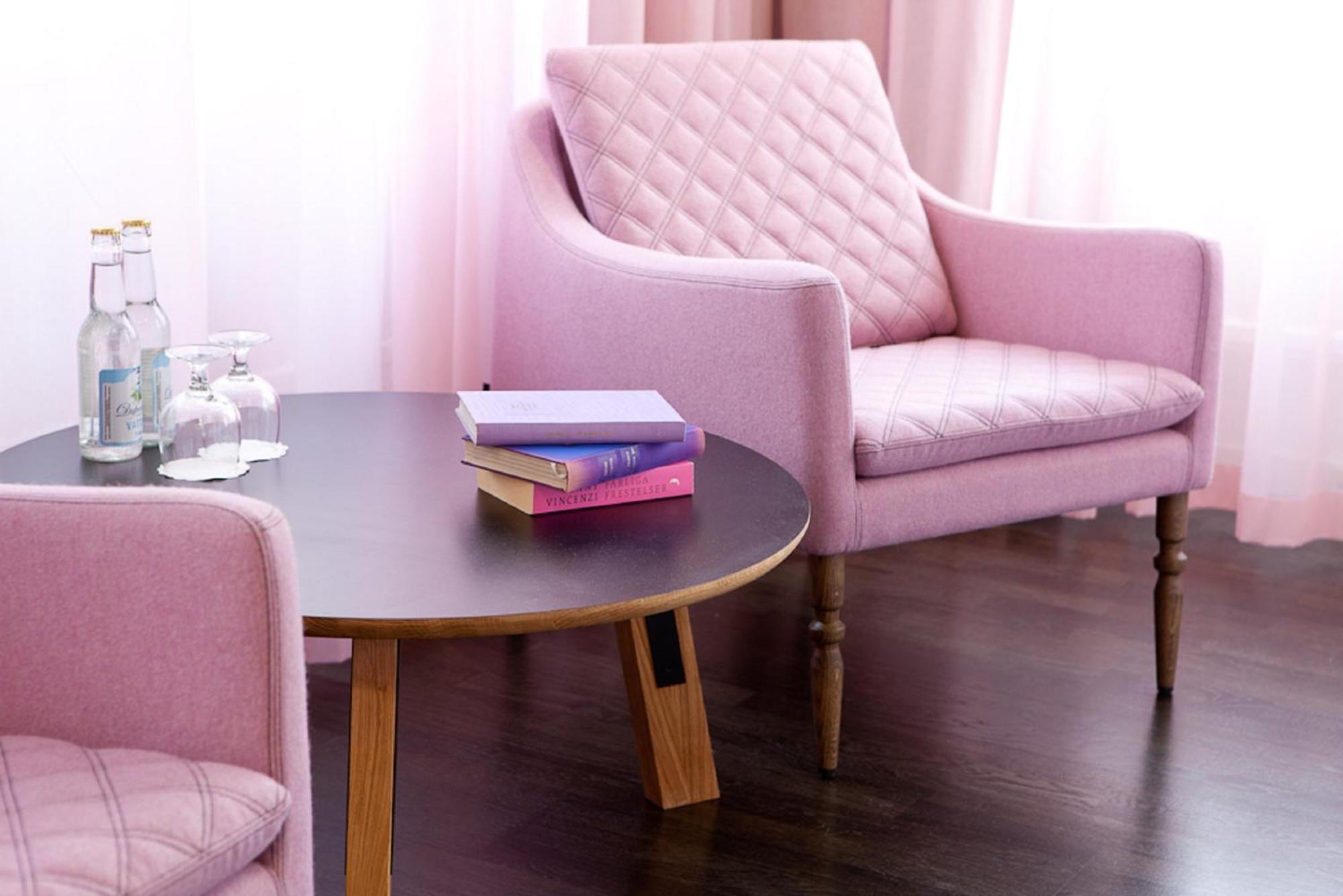 Large Double Room,277711269:JPEG