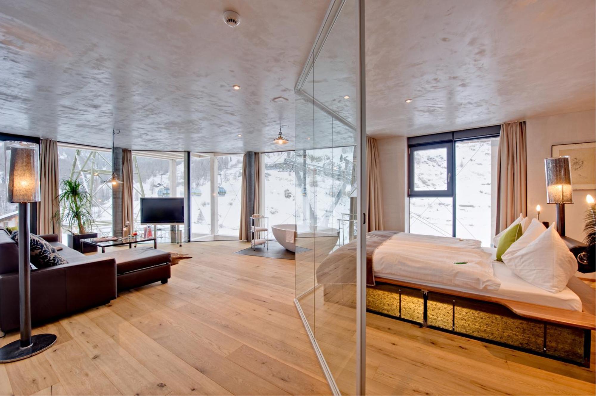 Suite 50,958490377:JPEG