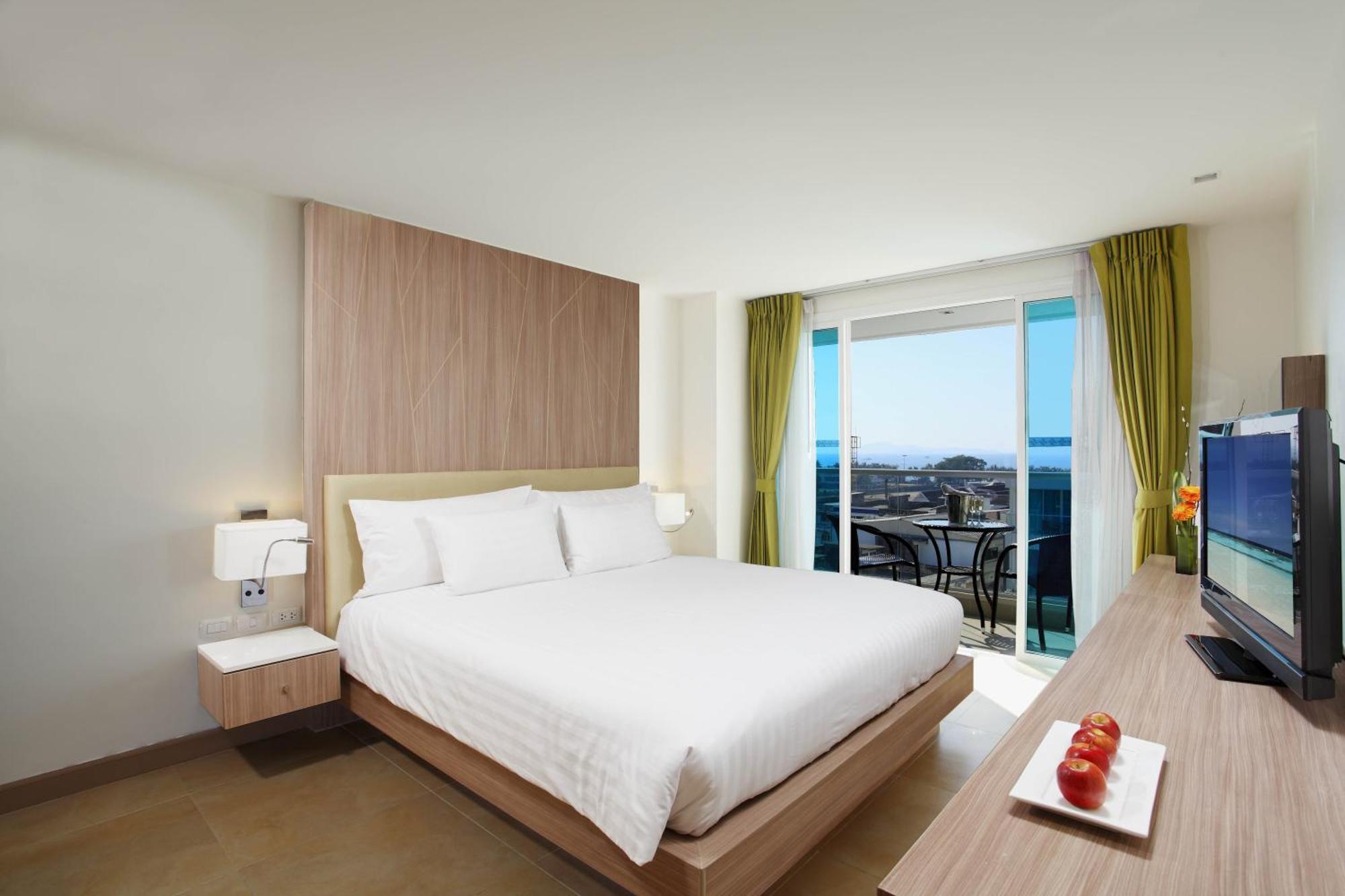 Deluxe - King,1333945706:JPEG