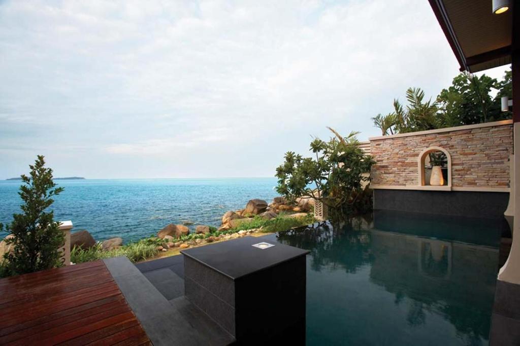 Villa Sea Front med privat pool