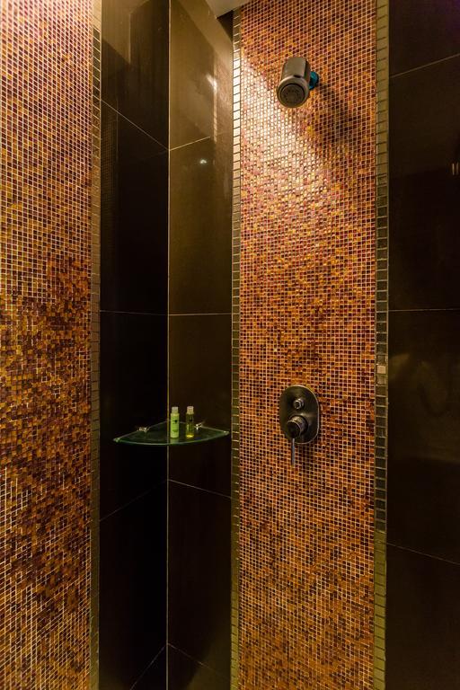 Grand Deluxe King with Pool view,316528625:JPEG