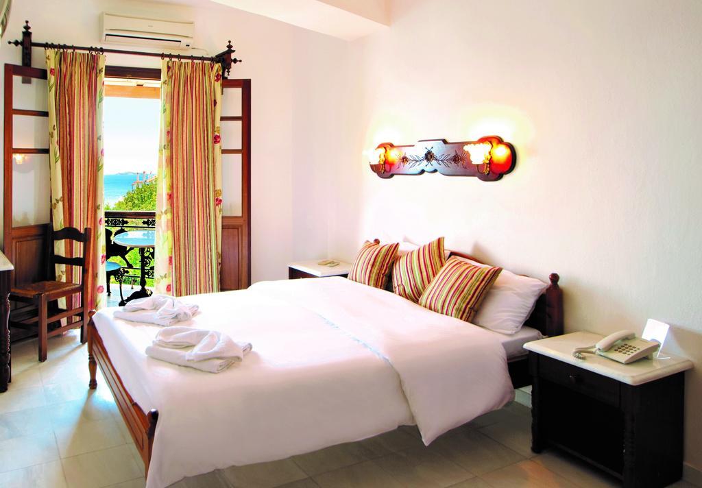 Double Room with Balcony and Sea View