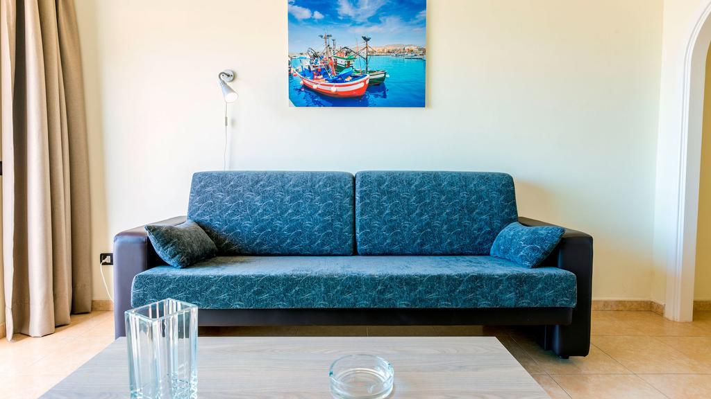 One-Bedroom Apartment Terrace,319840061:JPEG
