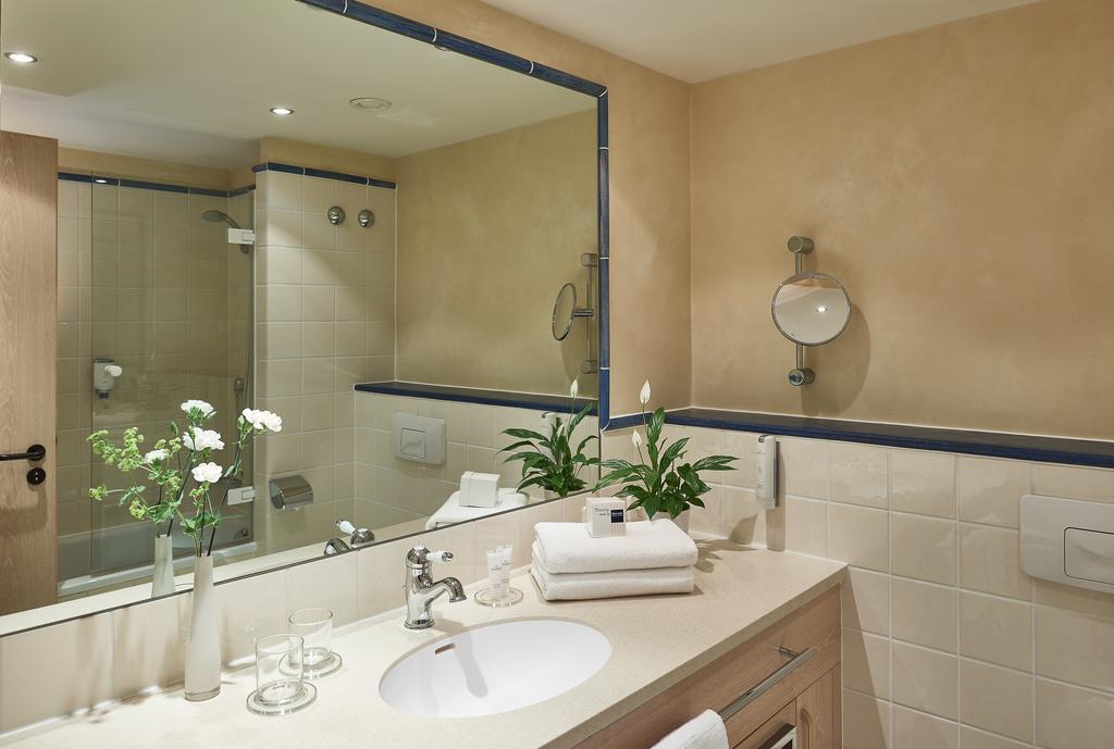 Comfort Suite - Land Side,325470976:JPEG