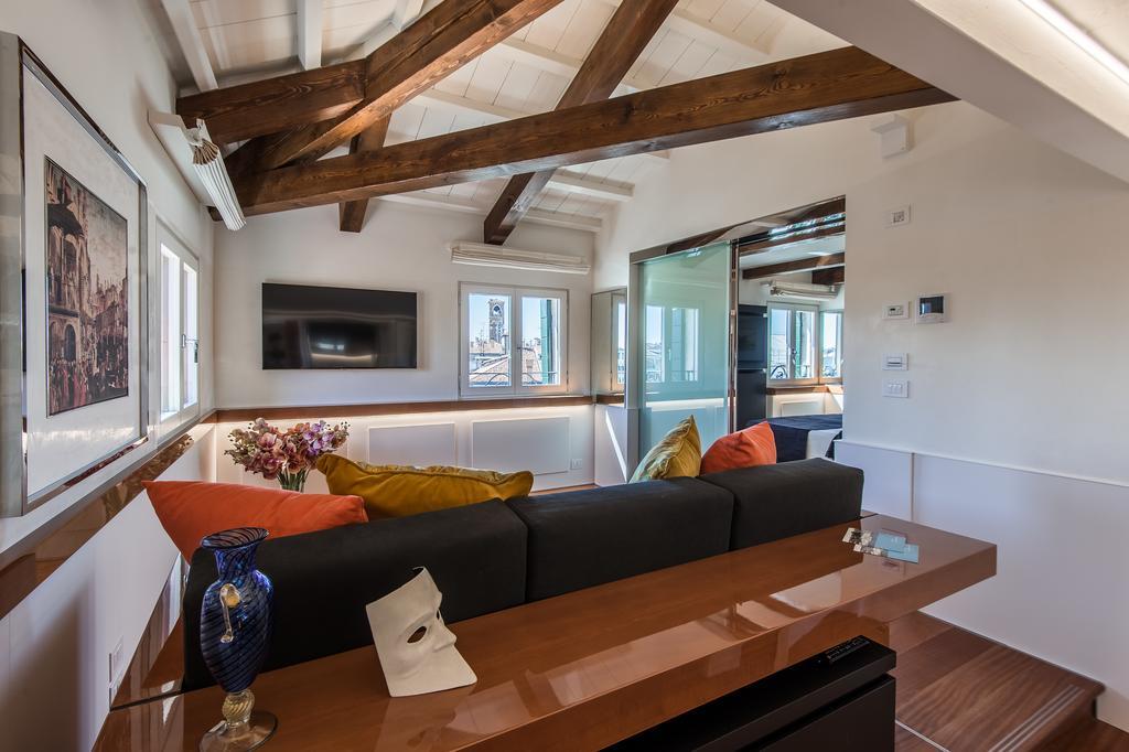 Deluxe One-Bedroom Apartment View no smoking