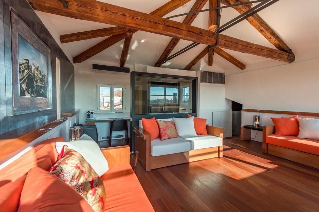 Luxury One-Bedroom Apartment View no smoking