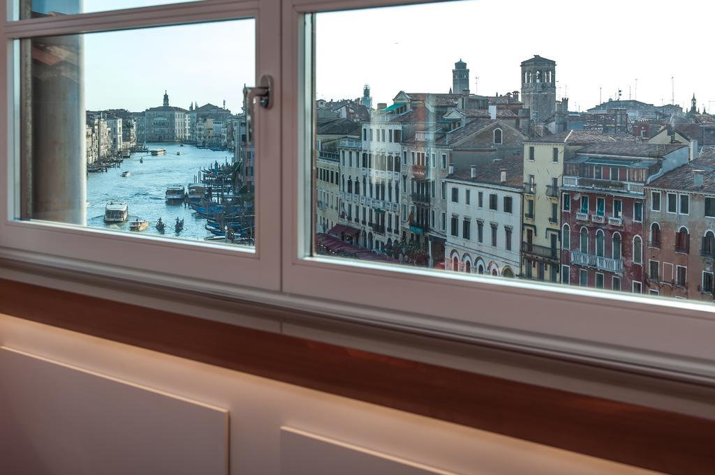 Luxury One-Bedroom Apartment View no smoking