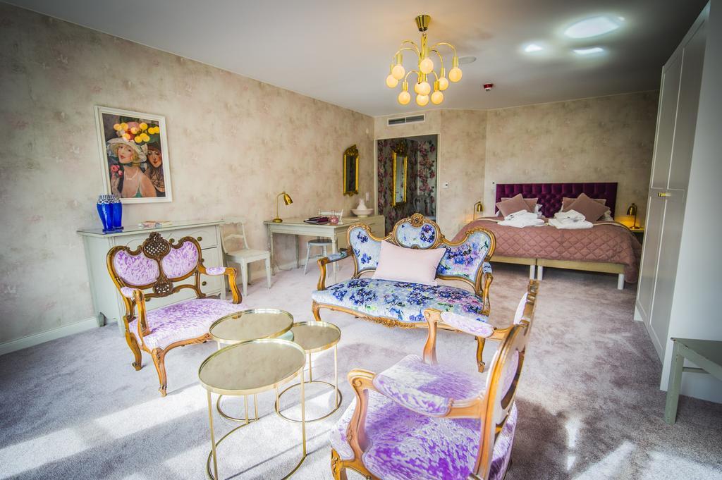 Deluxe Junior Suite,338674741:JPEG