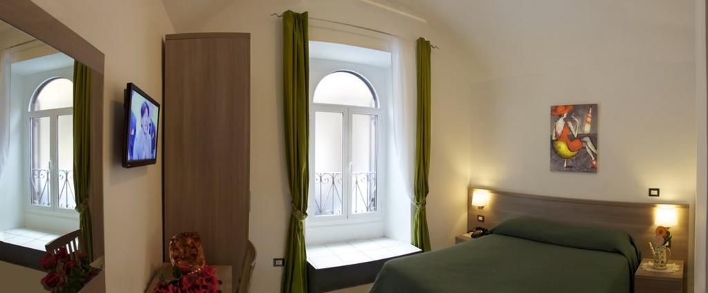Large Double Room,364575691:JPEG