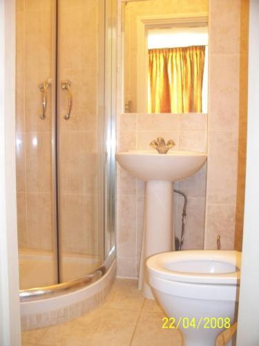 Studio Sleeps 2 Private Bathroom,3703854:JPEG